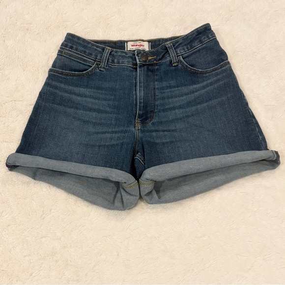 Wrangler 2 Women’s 4” Rolled Denim Jeans Shorts Stretch Cuffed MT1SHDY - Picture 1 of 8